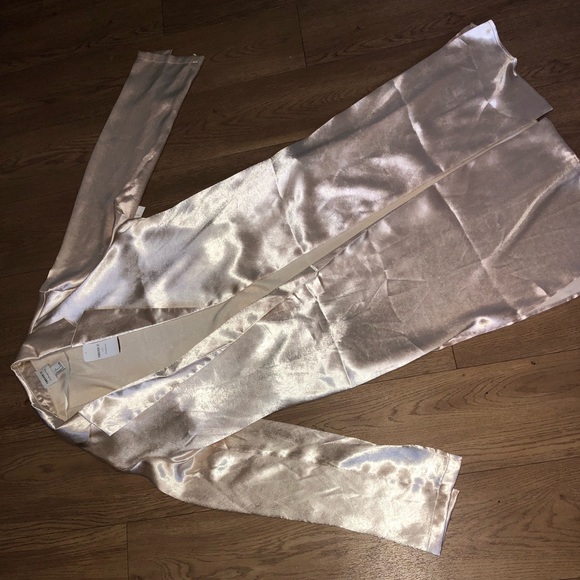 Gold Champagne Robe - Picture 3 of 7